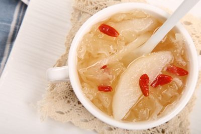 Tremella Soup with Pear and Rock Sugar